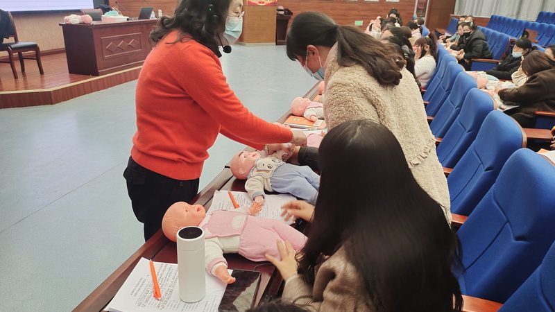 小标题：新手妈妈们的困惑